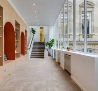 Bureau privé 89 m² 25 postes Coworking Rue d'Artois Paris 75008 - photo 6